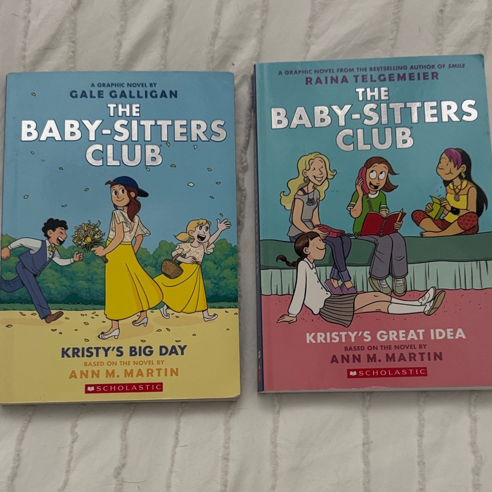 Scholastic The Baby-Sitters Club Graphic Novels - Blue and Pink Covers